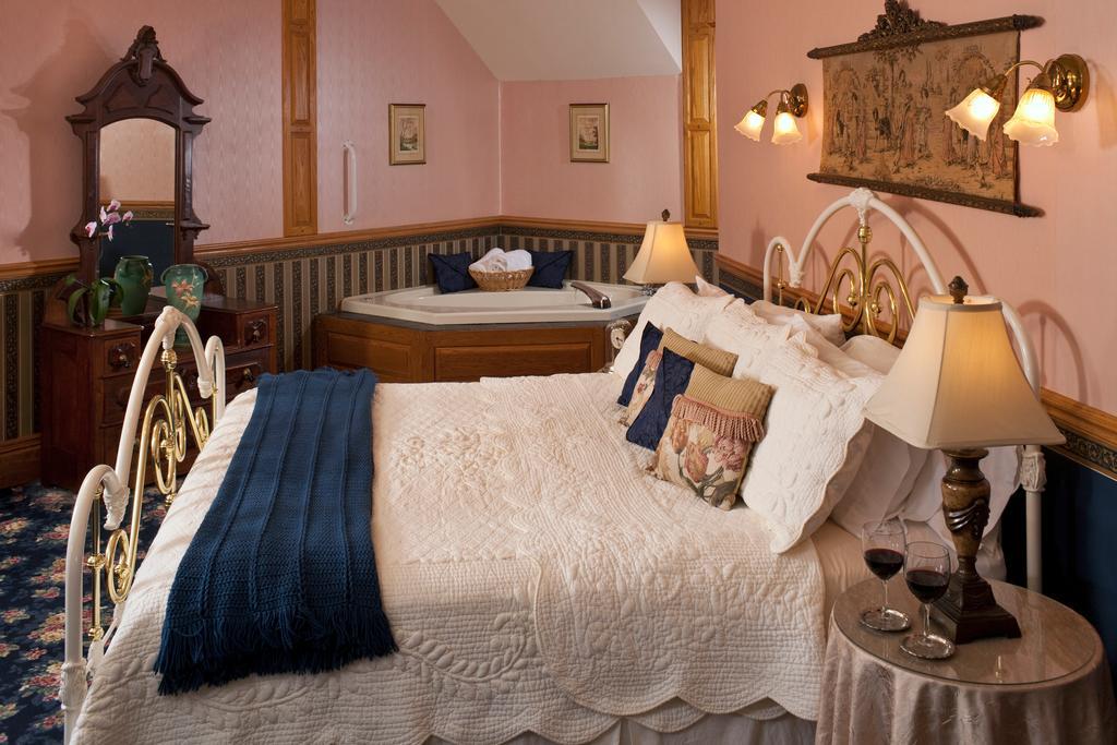 Old Rittenhouse Inn Bayfield Room photo