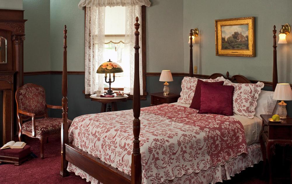 Old Rittenhouse Inn Bayfield Exterior photo